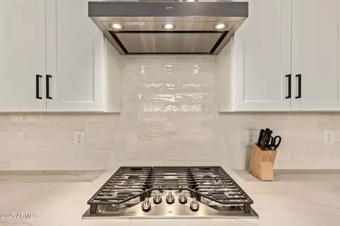 Kitchen - 1479 E Rakestraw Ln, Gilbert, AZ 85298 photo 5 of 5