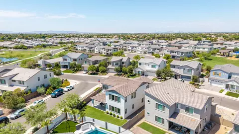 View/Area - 1479 E Rakestraw Ln, Gilbert, AZ 85298 photo 4 of 15