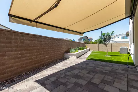 Exterior - 1479 E Rakestraw Ln, Gilbert, AZ 85298 photo 6 of 19