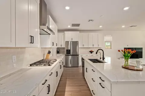 Kitchen - 1479 E Rakestraw Ln, Gilbert, AZ 85298 photo 1 of 5