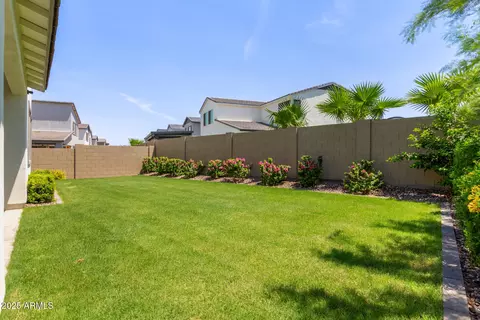 Exterior - 1479 E Rakestraw Ln, Gilbert, AZ 85298 photo 8 of 19