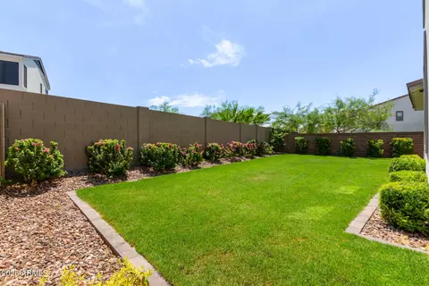 Exterior - 1479 E Rakestraw Ln, Gilbert, AZ 85298 photo 11 of 19