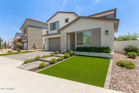 Exterior - 1479 E Rakestraw Ln, Gilbert, AZ 85298 photo 4 of 19