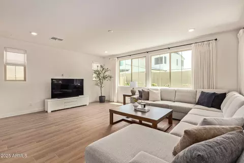 Living - 1479 E Rakestraw Ln, Gilbert, AZ 85298 photo 1 of 3