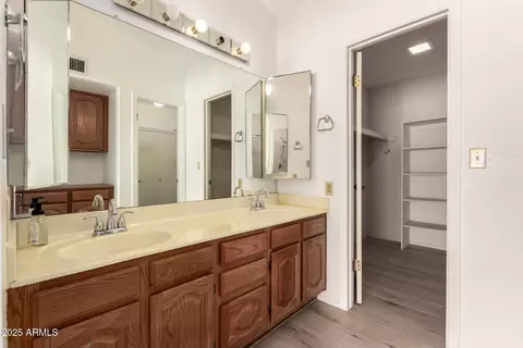 Bath - 3228 E Taro Ln, Phoenix, AZ 85050 photo 1 of 5