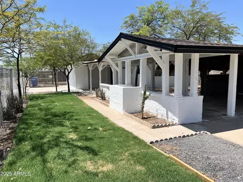 Exterior - 1646 S 28th Dr, Phoenix, AZ 85009 photo 2 of 5