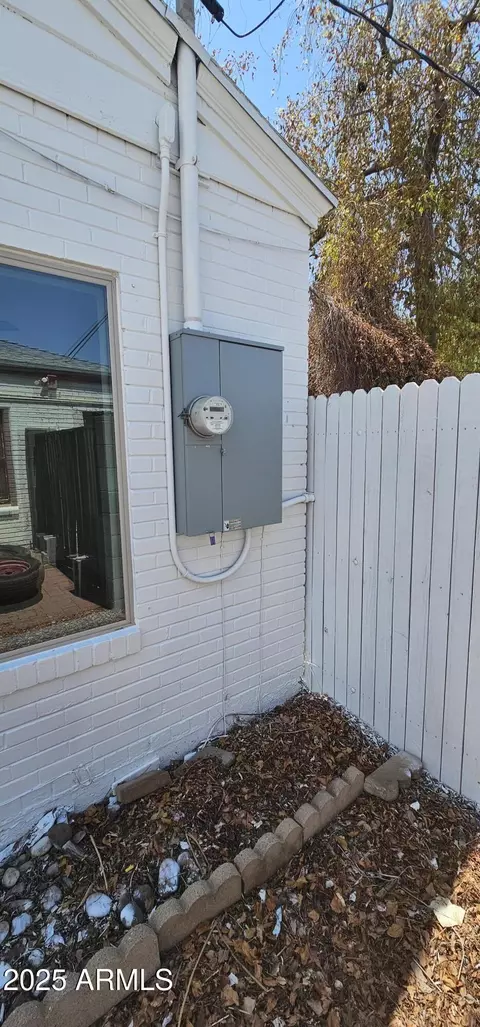 Exterior - 4234 N 2nd Dr, Phoenix, AZ 85013 photo 2 of 6