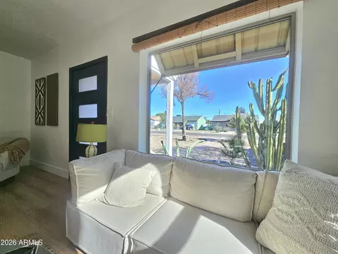 Living - 4234 N 2nd Dr, Phoenix, AZ 85013 photo 3 of 3