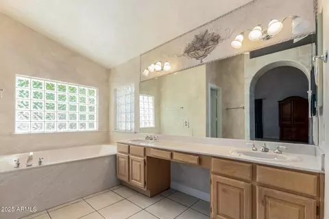 Bath - 1325 E Treasure Cove Dr, Gilbert, AZ 85234 photo 2 of 5