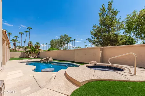 Exterior - 1325 E Treasure Cove Dr, Gilbert, AZ 85234 photo 5 of 8
