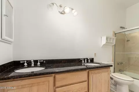Bath - 1325 E Treasure Cove Dr, Gilbert, AZ 85234 photo 4 of 5