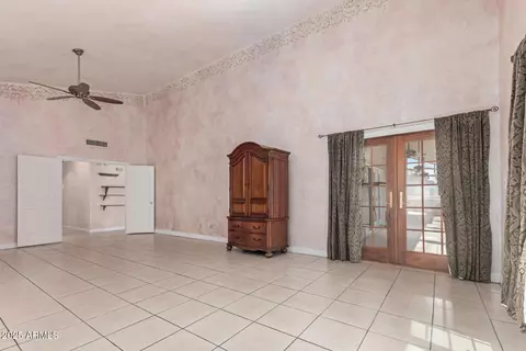 Living - 1325 E Treasure Cove Dr, Gilbert, AZ 85234 photo 6 of 7