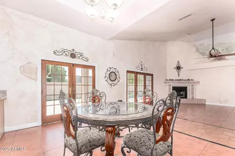 Dining - 1325 E Treasure Cove Dr, Gilbert, AZ 85234 photo 5 of 5
