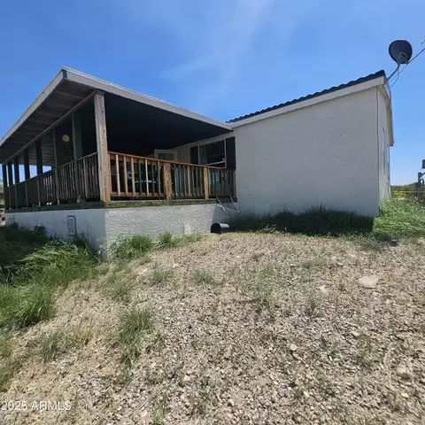 977 N Saddleback Dr, Tombstone, AZ 85638