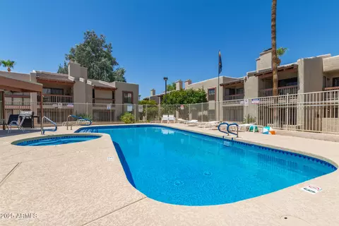 205 N 74th St #151, Mesa, AZ 85207
