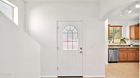 Entry Way - 4363 E Morrow Dr, Phoenix, AZ 85050 photo 4 of 6