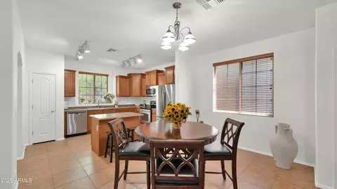 Dining - 4363 E Morrow Dr, Phoenix, AZ 85050 photo 1 of 2