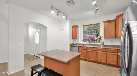 Kitchen - 4363 E Morrow Dr, Phoenix, AZ 85050 photo 2 of 3