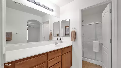 Bath - 4363 E Morrow Dr, Phoenix, AZ 85050 photo 4 of 4