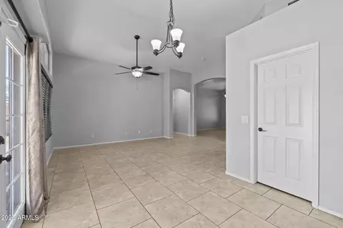 Entry Way - 1092 W Vaughn Ave, Gilbert, AZ 85233 photo 3 of 4
