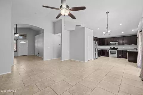 Entry Way - 1092 W Vaughn Ave, Gilbert, AZ 85233 photo 4 of 4