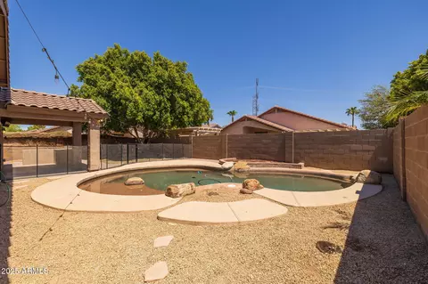 Exterior - 1092 W Vaughn Ave, Gilbert, AZ 85233 photo 6 of 7