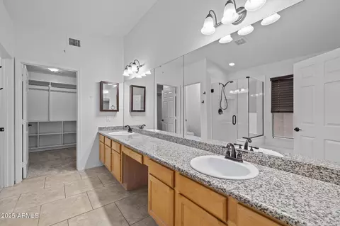 Bath - 1092 W Vaughn Ave, Gilbert, AZ 85233 photo 1 of 3