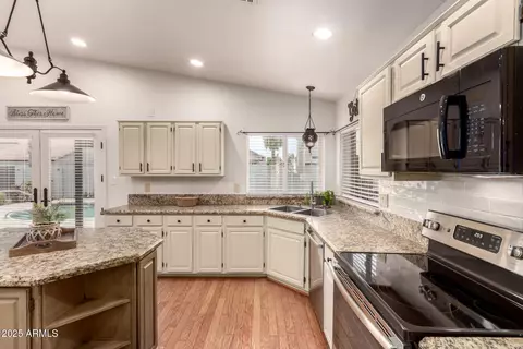 1920 E Belmont Dr, Tempe, AZ 85284 photo 3
