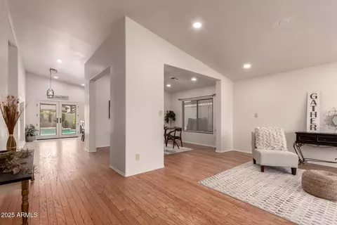 1920 E Belmont Dr, Tempe, AZ 85284 photo 5