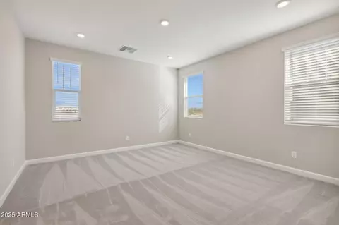 5845 E Zachary Dr, Phoenix, AZ 85054 photo 8