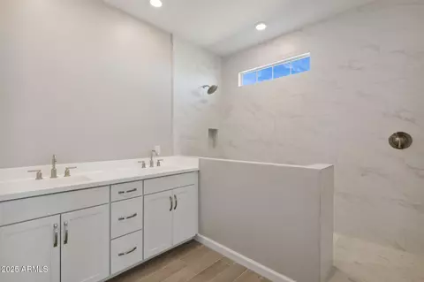 5845 E Zachary Dr, Phoenix, AZ 85054 photo 12