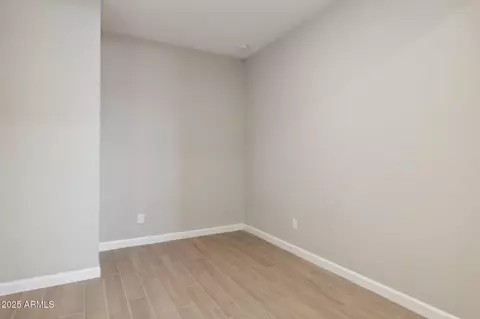 5845 E Zachary Dr, Phoenix, AZ 85054 photo 17
