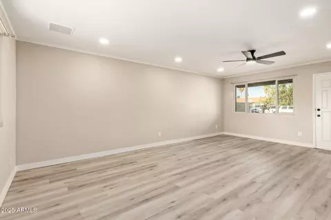 Living - 4240 N 73rd Ave, Phoenix, AZ 85033 photo 1 of 4