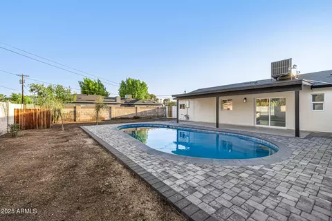 Exterior - 6211 N 11th Ave, Phoenix, AZ 85013 photo 15 of 19