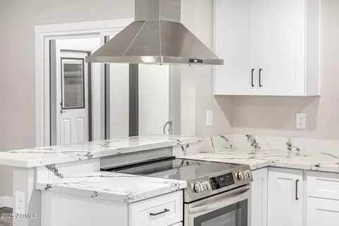 Kitchen - 6211 N 11th Ave, Phoenix, AZ 85013 photo 6 of 7