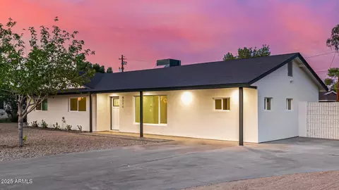 Exterior - 6211 N 11th Ave, Phoenix, AZ 85013 photo 1 of 19