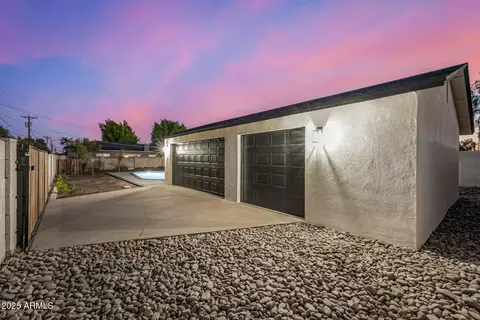 Exterior - 6211 N 11th Ave, Phoenix, AZ 85013 photo 11 of 19