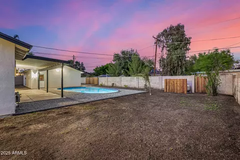 Exterior - 6211 N 11th Ave, Phoenix, AZ 85013 photo 9 of 19