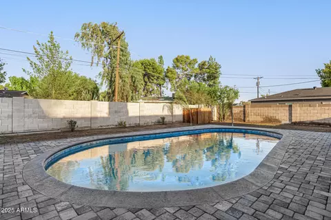 Exterior - 6211 N 11th Ave, Phoenix, AZ 85013 photo 13 of 19