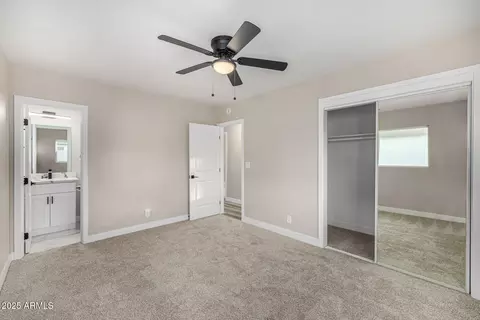 Bedroom - 6211 N 11th Ave, Phoenix, AZ 85013 photo 3 of 8