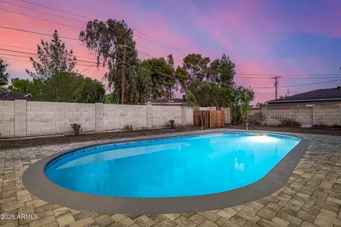Exterior - 6211 N 11th Ave, Phoenix, AZ 85013 photo 8 of 19