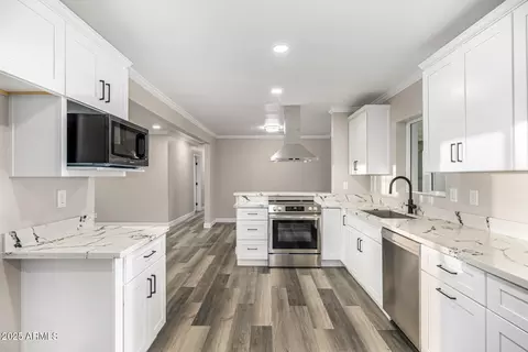 Kitchen - 6211 N 11th Ave, Phoenix, AZ 85013 photo 4 of 7