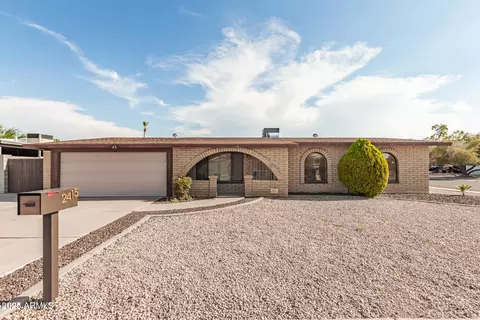 2415 W Villa Rita Dr, Phoenix, AZ 85023