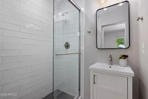 Bath - 3437 E Meadowbrook Ave, Phoenix, AZ 85018 photo 5 of 6