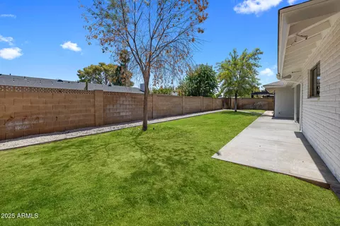 Exterior - 3437 E Meadowbrook Ave, Phoenix, AZ 85018 photo 8 of 9