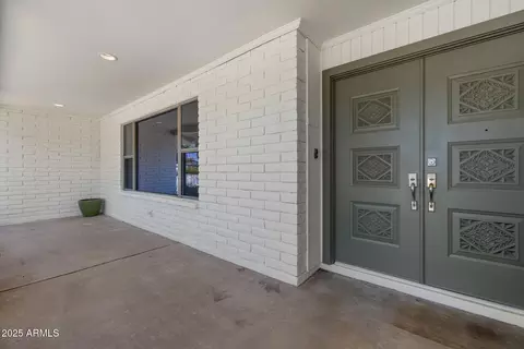 Exterior - 3437 E Meadowbrook Ave, Phoenix, AZ 85018 photo 5 of 9