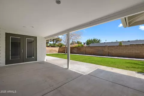 Exterior - 3437 E Meadowbrook Ave, Phoenix, AZ 85018 photo 6 of 9