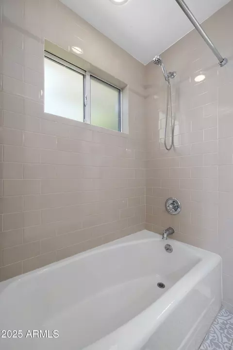 Bath - 3437 E Meadowbrook Ave, Phoenix, AZ 85018 photo 4 of 6