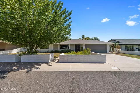 Exterior - 3437 E Meadowbrook Ave, Phoenix, AZ 85018 photo 3 of 9