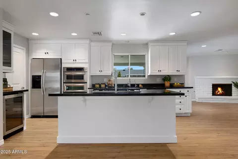 Kitchen - 3437 E Meadowbrook Ave, Phoenix, AZ 85018 photo 2 of 4